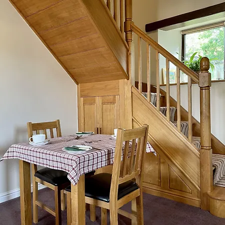 Orchard House 3*